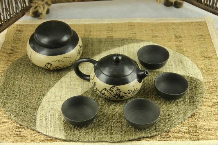 云南五色土宝艺术文化传播成立于2009年,是集建水紫陶产品